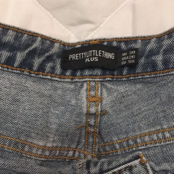 Pretty little thing Beautiful Capris! - Picture 5 of 7